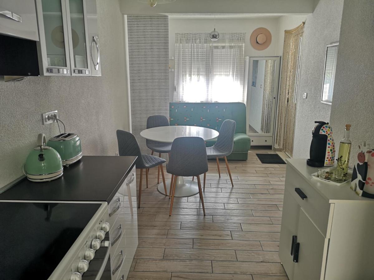 Mala Kuca Ispod Borova Villa Primošten Екстериор снимка